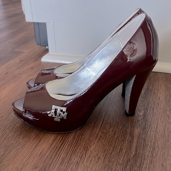 Texas A&M Maroon Patent Leather Heels - Picture 3 of 8